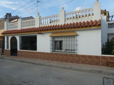 CASA INDEPENDIENTE Y URBANA JUNTO A LA AVENIDA DE LA MARINA