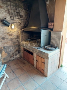 Chalet con 4 habitaciones con piscina, calefacción y vistas a la montaña en Santa Coloma de Cervelló