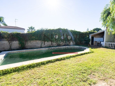 Chalet en cadernera 52 chalet con 4 habitaciones con parking, piscina, calefacción, aire acondicionado y jardín en San Antonio de Benagéber