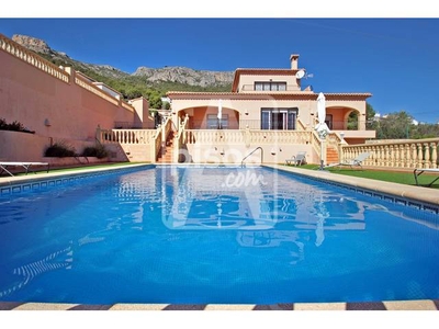 Chalet en venta en Calpe Urbanizaciones en Oltamar-Cucarres por 664.000 €