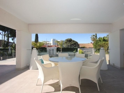 Chalet villa moderna en primera línea de golf de guadalmina en Marbella