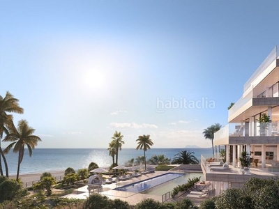 Dúplex con 2 habitaciones amueblado con piscina y vistas al mar en Estepona
