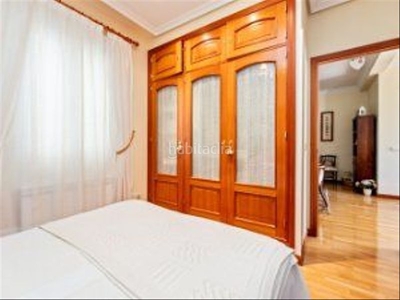 Piso con 3 habitaciones con ascensor, calefacción y aire acondicionado en Madrid