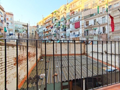 Piso de alquiler en Carrer de Vallhonrat, El Poble Sec - Parc de Montjuïc