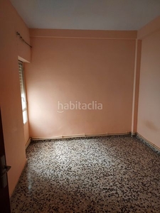 Piso en calle de les piletes 52 piso con 4 habitaciones en Alzira