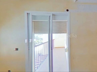 Piso en calle jaima piso con 3 habitaciones con ascensor y parking en Vélez - Málaga