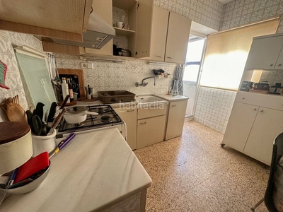 Piso vivienda amplia a la venta con balcón en Barrio Benicalap Valencia