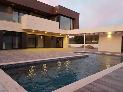 Venta de casa con piscina y terraza en Oleiros, SANTA CRUZ, OLEIROS