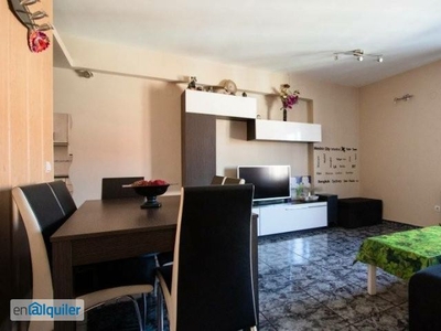 Acogedor apartamento de 3 dormitorios con aire acondicionado en alquiler cerca de Madrid Río en la Puerta del Ángel