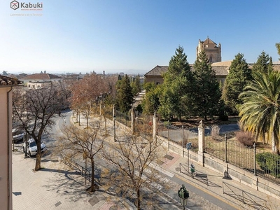 Alquiler de piso en Albaicín de 3 habitaciones con aire acondicionado y calefacción