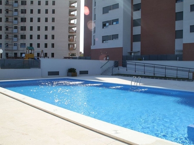 Alquiler de piso en calle Salvador Dalí de 2 habitaciones con piscina y garaje