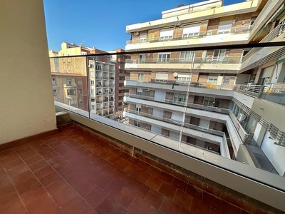 Alquiler de piso en Centro - Logroño de 4 habitaciones con terraza y balcón