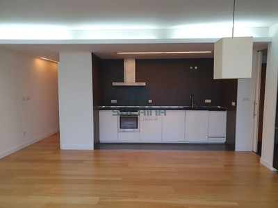 Alquiler de piso en Centro - Ourense de 3 habitaciones con aire acondicionado y calefacción