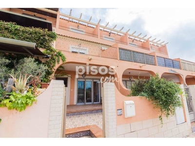 Casa adosada en venta en Avenida de la Cruz