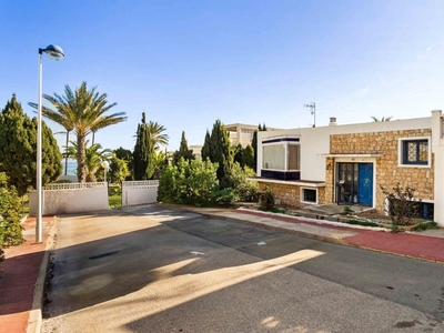 Casa en venta en La Mata, Torrevieja, Alicante