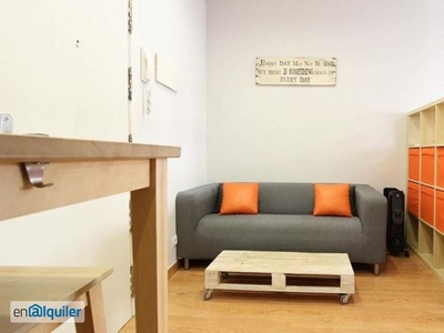 Elegante apartamento estudio con aire acondicionado en alquiler en Huertas, Madrid City Center