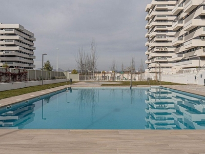 Piso en alquiler en Avda. Federico Garcia Lorca - Nueva Estación Autobuses de 3 habitaciones con terraza y piscina