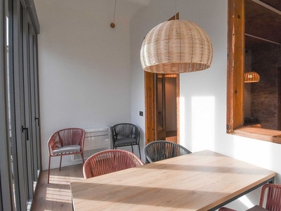 Piso en alquiler en Eixample Nord – La Devesa de 1 habitación con terraza y muebles