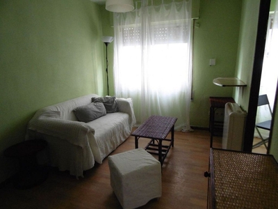 Piso en alquiler en Santiago - San Telmo de 3 habitaciones con calefacción