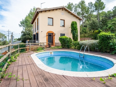 Venta de casa con piscina y terraza en Olivella, Can Suria