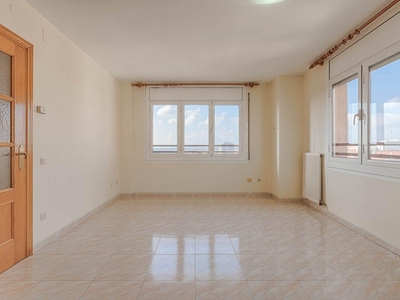 Venta de piso con terraza en Creu de la Mà-Rally Sud (Figueres), Centro