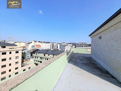 Venta de piso en Residencia - Abella de 5 habitaciones con terraza y garaje