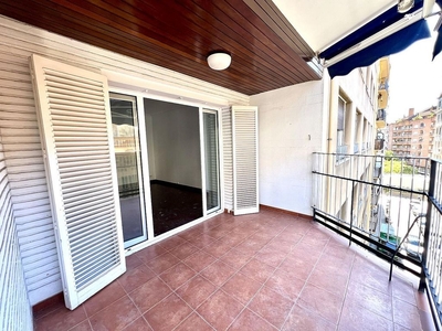 Venta de piso en Sant Gervasi - La Bonanova de 4 habitaciones con terraza y calefacción