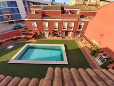 Venta Casa adosada en Calle Tarragona 2 Santa Pola. Buen estado plaza de aparcamiento con balcón 200 m²