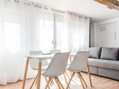 Apartamento de 2 dormitorios en alquiler en Poblats Marítims, Valencia