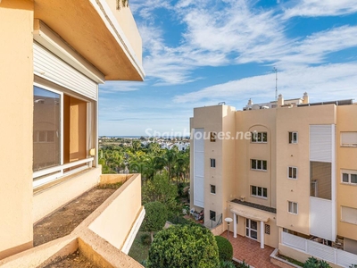 Apartamento en venta en La Concha-Resina Golf, Estepona