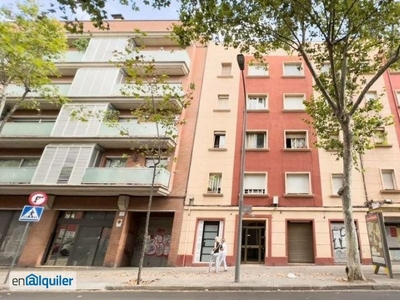 Apartamento entero de 2 dormitorios en Barcelona.