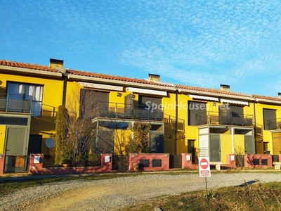 Casa adosada en venta en Lascuarre
