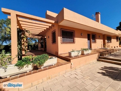 Casa / Chalet en alquiler en Alicante de 300 m2
