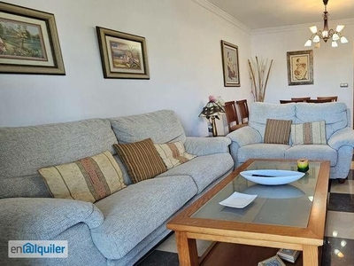 Chalet de alquiler en Torrox con 4 dormitorios y garaje