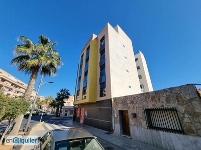 Se alquila bonita vivienda 1 dormitorio -puerto roquetas de mar