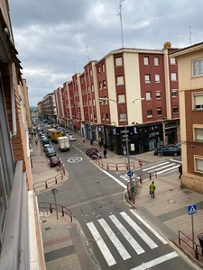 Venta de piso con terraza en este - residencia (Logroño)