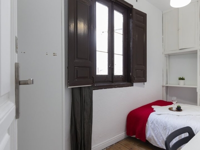Habitación equipada en apartamento de 15 dormitorios en Sol, Madrid