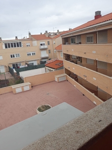 Venta de piso con terraza en La Muela