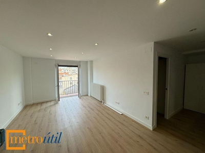Alquiler de piso en Canalejas - Gran Vía de 1 habitación con terraza y muebles