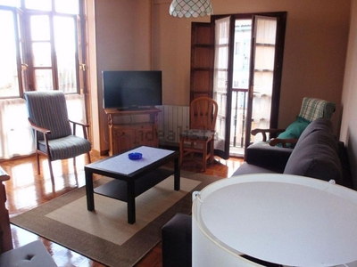 Alquiler de piso en Casco Histórico de 2 habitaciones con muebles y balcón