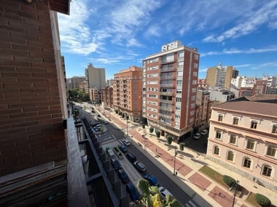 Alquiler de piso en Centro - Castellón de la Plana de 4 habitaciones con terraza y garaje