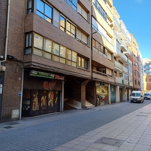 Alquiler de piso en Centro - Palencia de 1 habitación con muebles y balcón