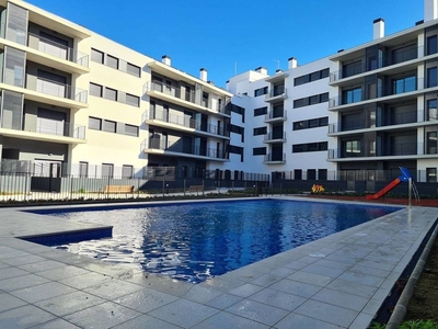 Alquiler de piso en Eixample Sud – Migdia de 3 habitaciones con terraza y piscina