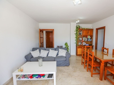 Alquiler de piso en La Herradura de 3 habitaciones con muebles y balcón
