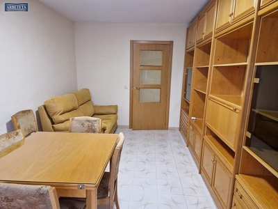Alquiler de piso en San Roque-Concordia-Adoratrices de 3 habitaciones con terraza y muebles