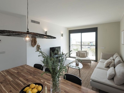 Alquiler de piso en Sant Adrià de Besos de 3 habitaciones con terraza y garaje