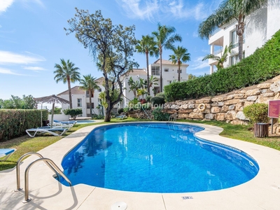 Apartamento ático en venta en Altos de Estepona, Estepona