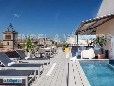 Atico de lujo con terraza privada y piscina