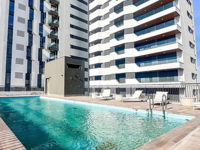 Ático en alquiler en avenida De Fernando Abril Martorel de 3 habitaciones con terraza y piscina
