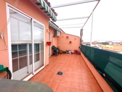 Ático en venta en Valdepeñas de 3 habitaciones con terraza y garaje